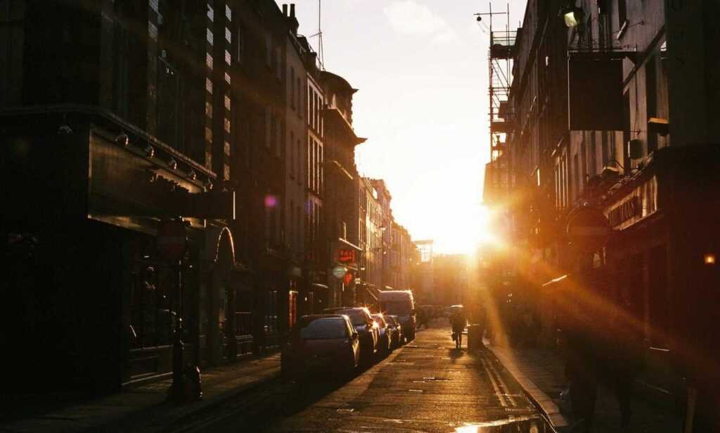 finding the right desk thtintdesign