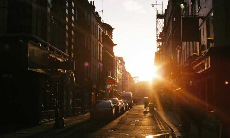 finding the right desk thtintdesign