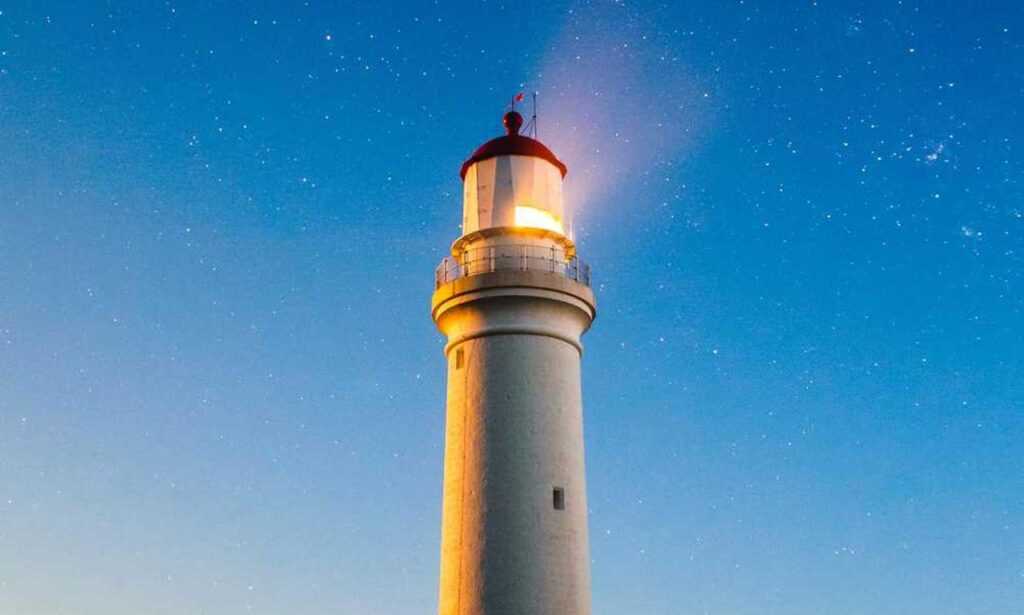 which desk should i buy thtintdesign