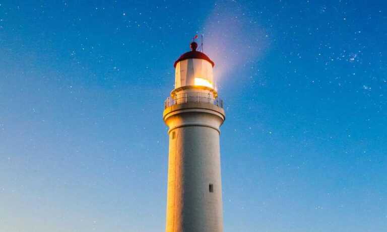 which desk should i buy thtintdesign