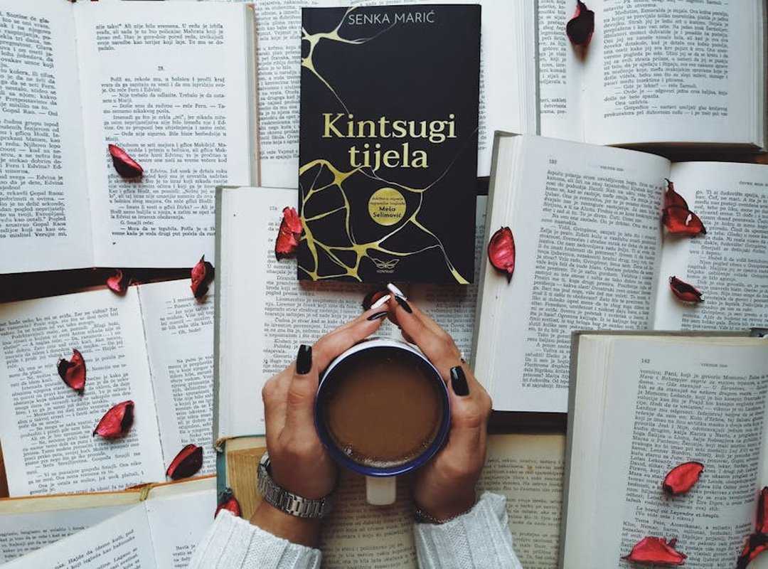 Logica Absurdului: Cum Să 'Citești' Nonsensul lui Lewis Carroll